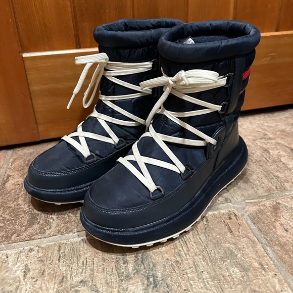 Helly Hansen Isobella Court Snowboot - Picture 2 of 3